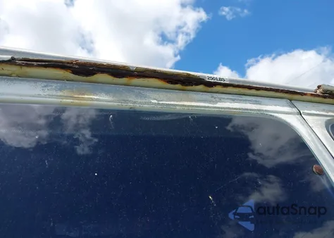 1999 Ford E-350 Super Duty Commercial/Recreational from USA, damaged, VIN 1FTSE34L3XHA80163